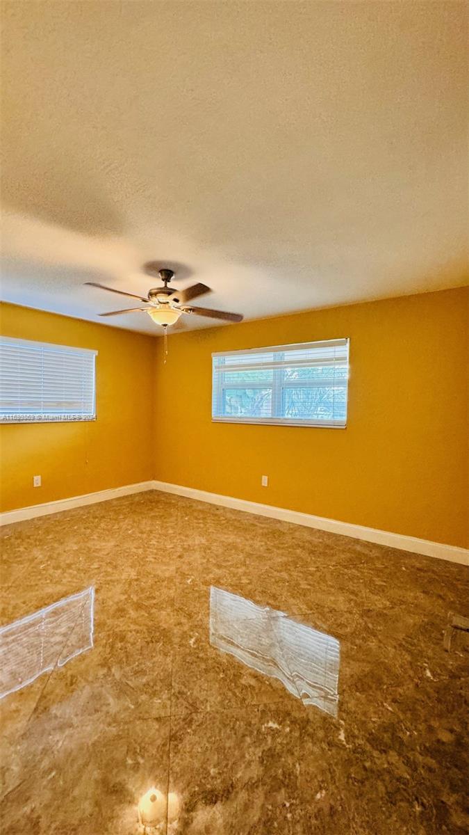 3917 East Shore Road Miramar, FL 33023 - Photo 8 of 15