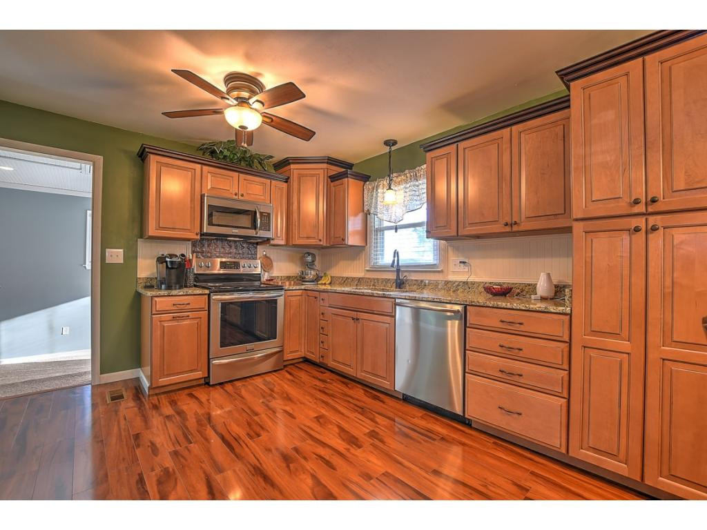 145 Barnes Street Fall Branch, TN 37656 - Photo 19 of 31 Photo 20
