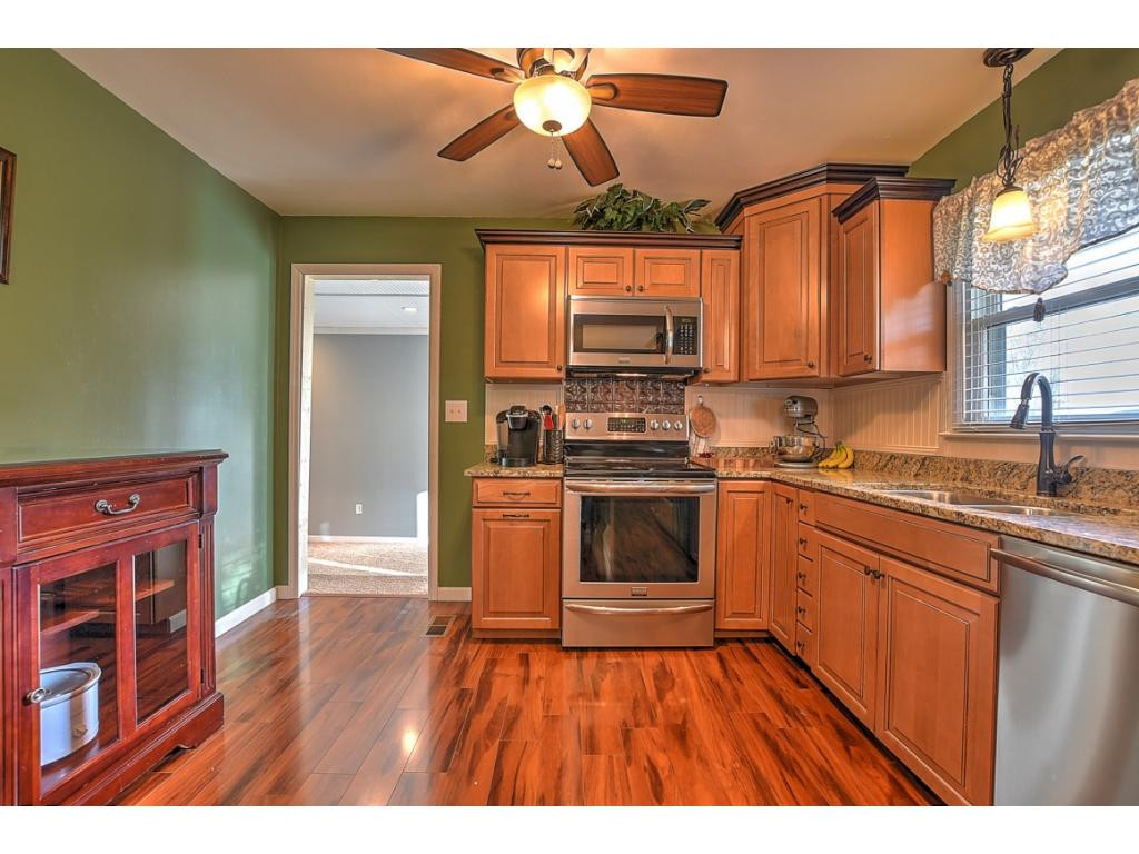 145 Barnes Street Fall Branch, TN 37656 - Photo 20 of 31 Photo 21