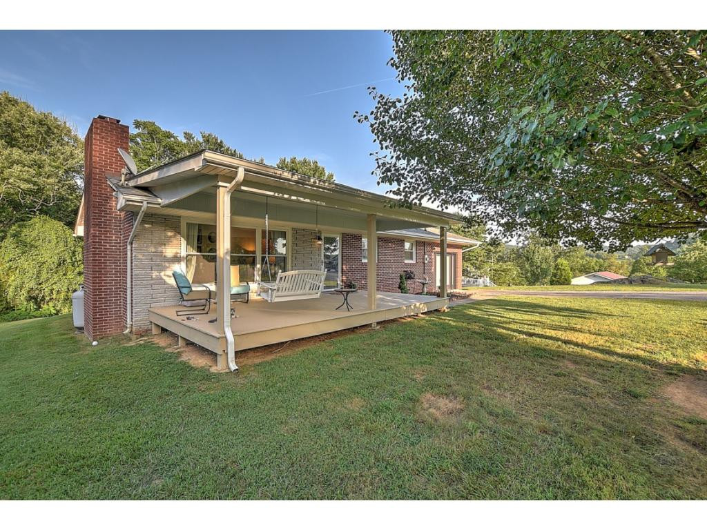 145 Barnes Street Fall Branch, TN 37656 - Photo 2 of 31 Photo 2