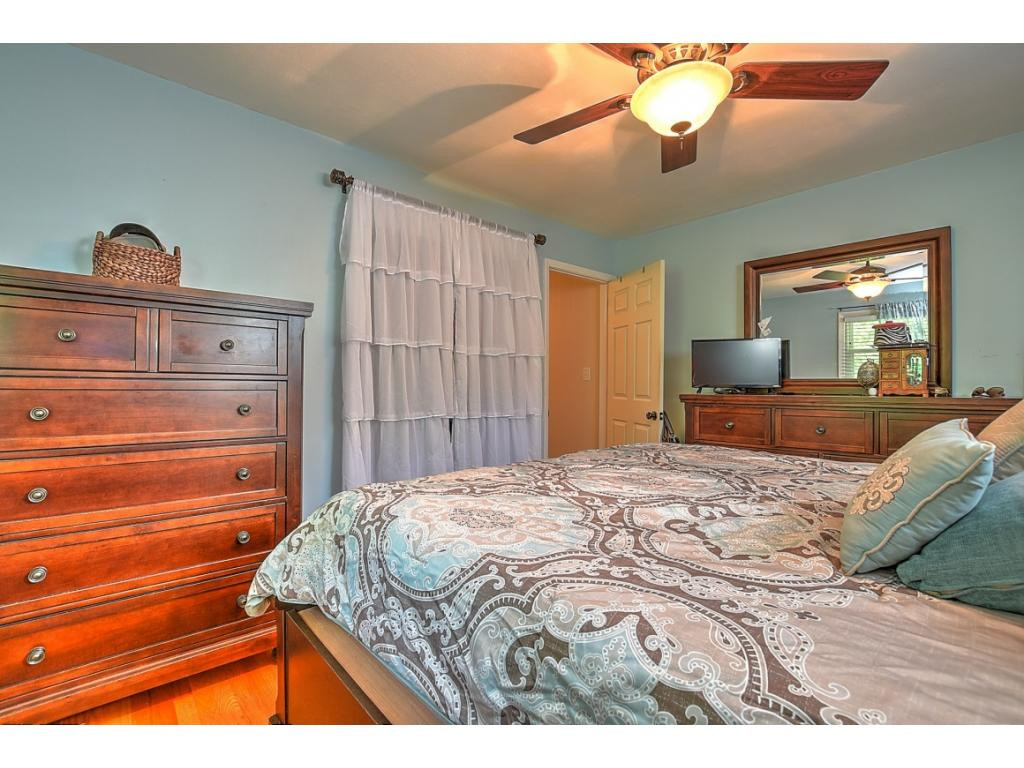 145 Barnes Street Fall Branch, TN 37656 - Photo 4 of 31 Photo 5