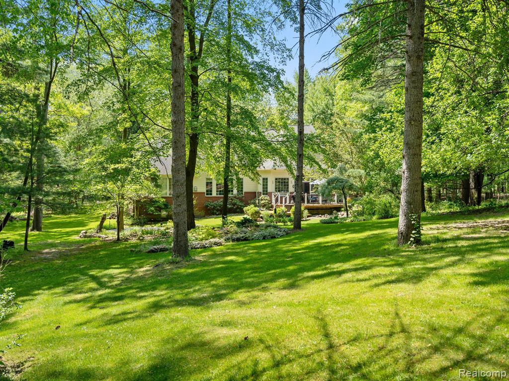 1331 Avon Circle West Rochester Hills, MI 48309 - Photo 46 of 54