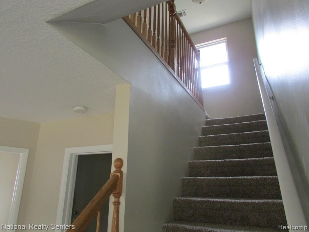 3945 Elmhurst Road Waterford, MI 48328 - Photo 13 of 23 IMG_0747.jpg