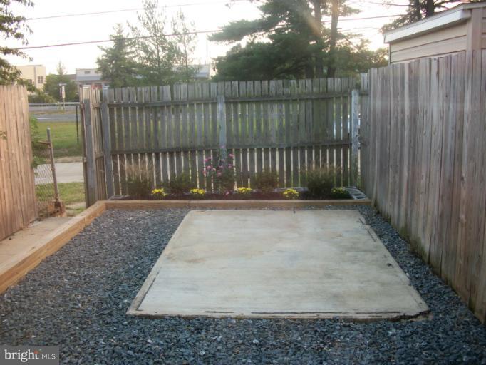 2733 Yarnall Road Halethorpe, MD 21227 - Photo 4 of 30 a view of backyard space