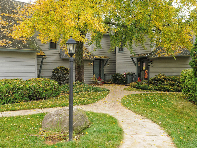 744 Chandler Road Gurnee, IL 60031 - Photo 1 of 24