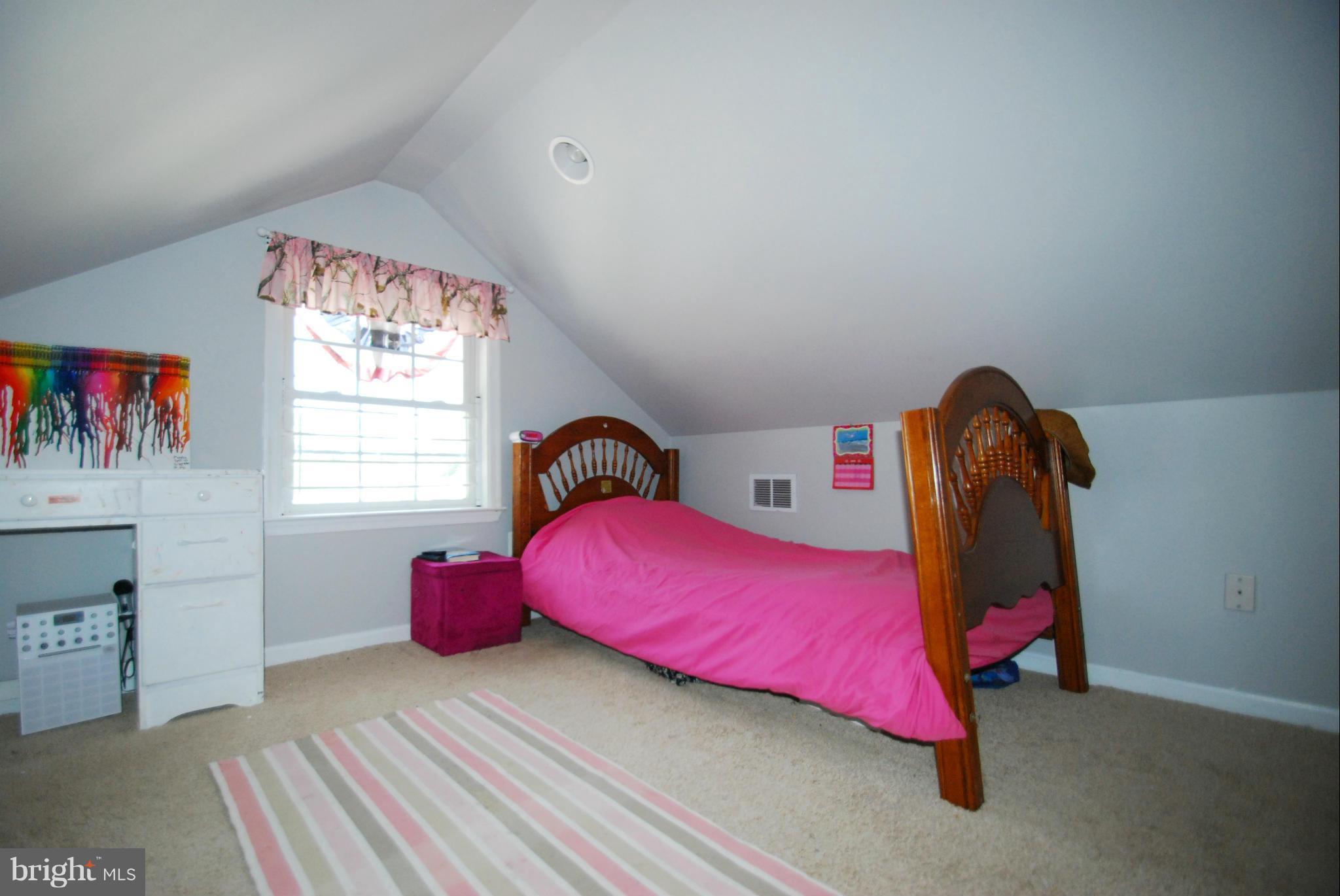 957 Tidewater Road Pasadena, MD 21122 - Photo 14 of 30 3rd Bedroom