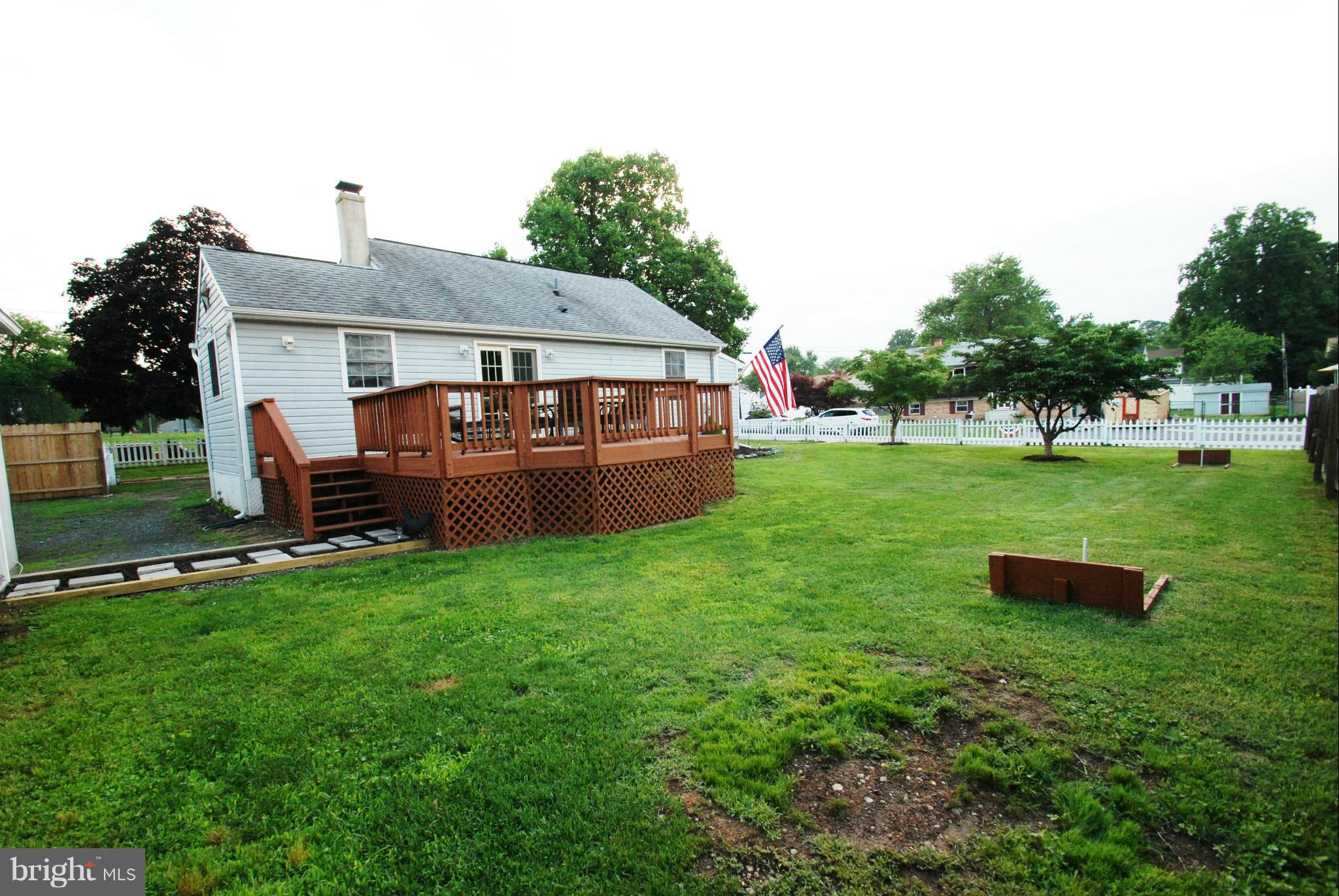 957 Tidewater Road Pasadena, MD 21122 - Photo 21 of 30 Spacious Yard