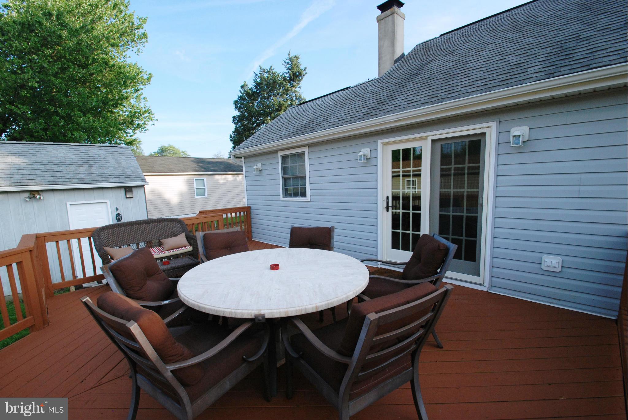 957 Tidewater Road Pasadena, MD 21122 - Photo 22 of 30 Deck off the Dining Area