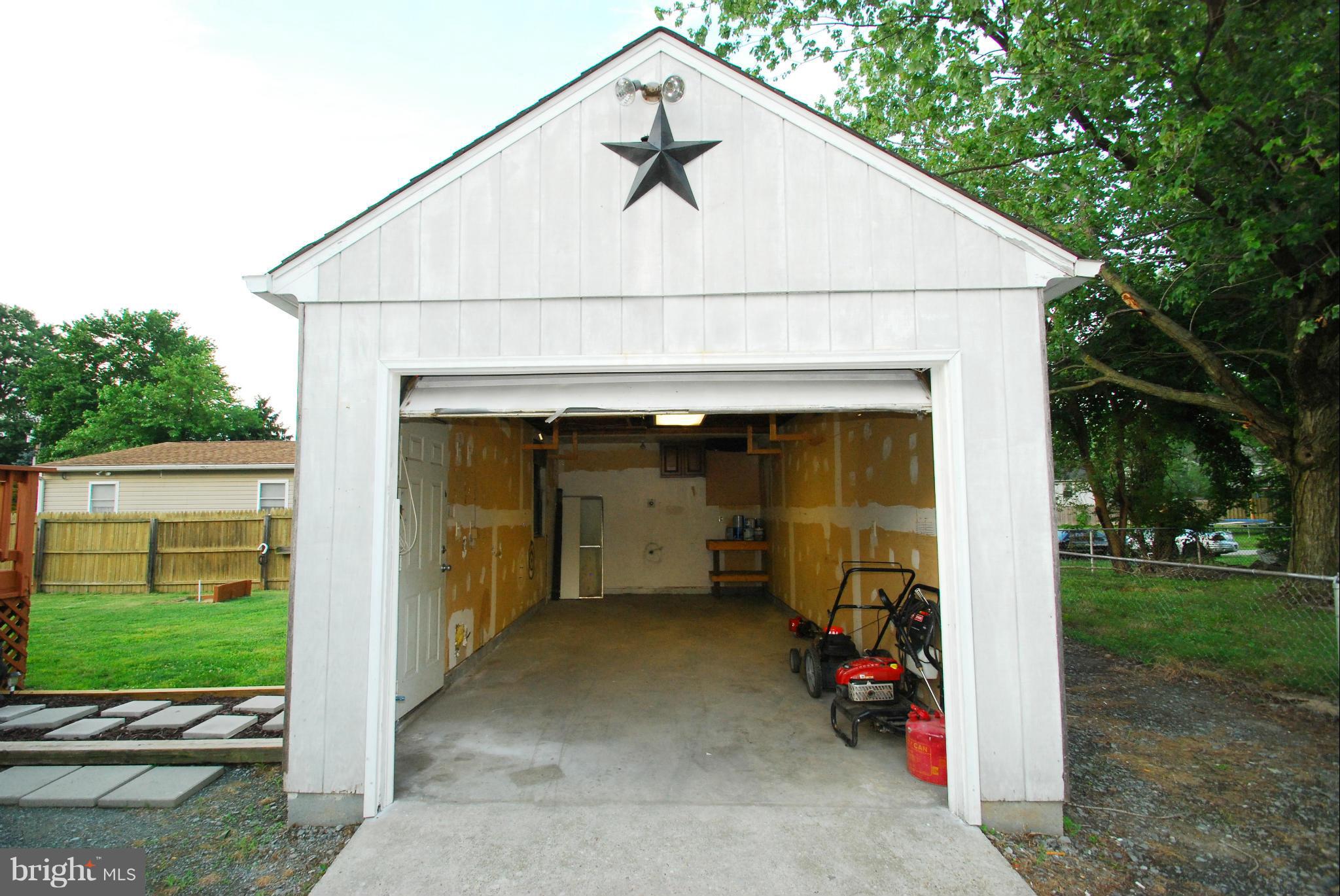 957 Tidewater Road Pasadena, MD 21122 - Photo 26 of 30 Detached Garage