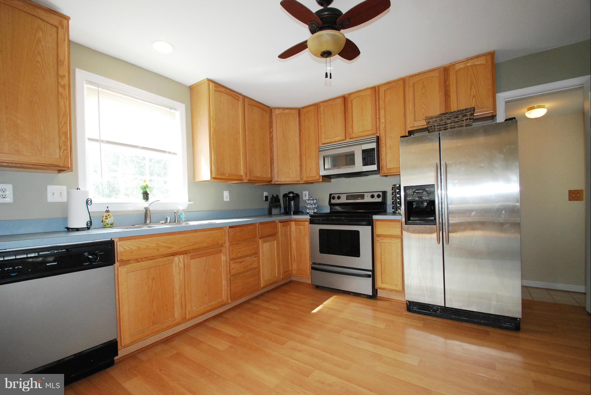 957 Tidewater Road Pasadena, MD 21122 - Photo 7 of 30 Kitchen