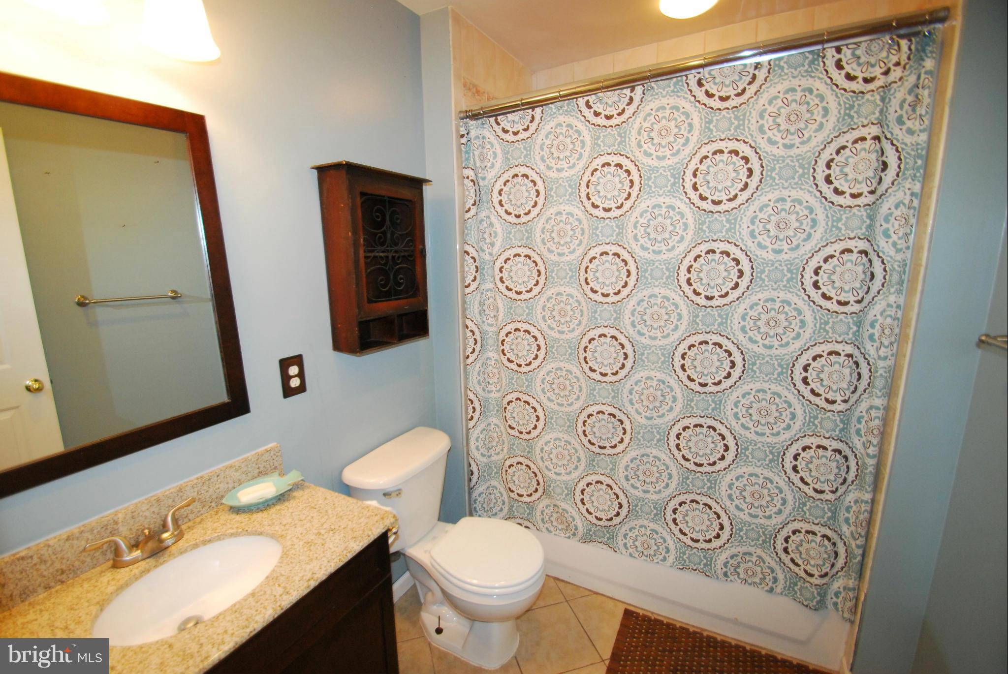 957 Tidewater Road Pasadena, MD 21122 - Photo 10 of 30 Main Level Bath