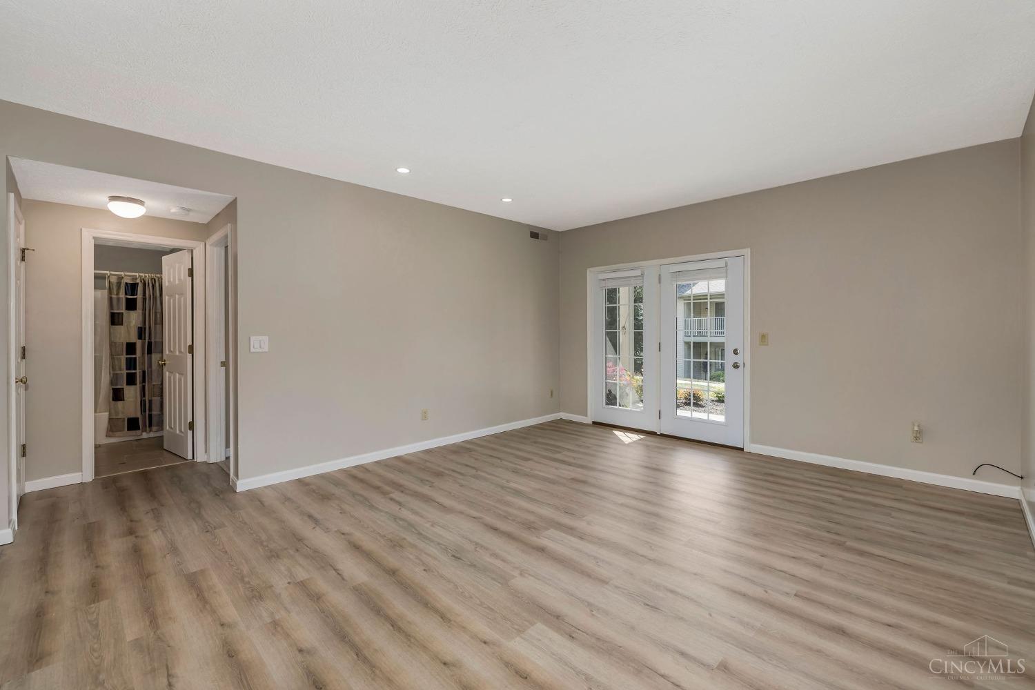 817 Neeb Road, Unit 6 Cincinnati, OH 45233 - Photo 20 of 42 Gallery Image 20