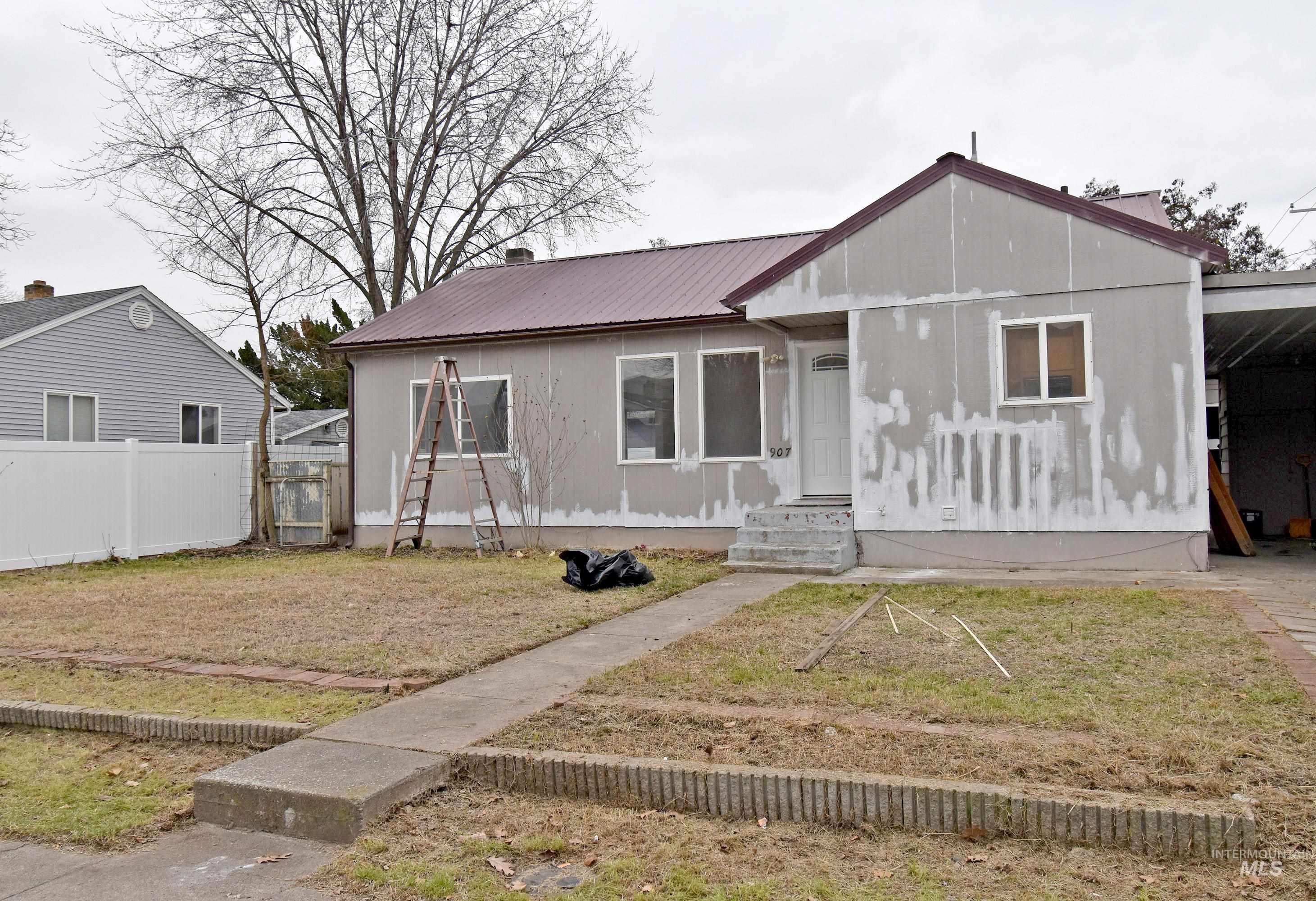 907 Maple Street Clarkston, WA 99403 - Photo 1 of 29