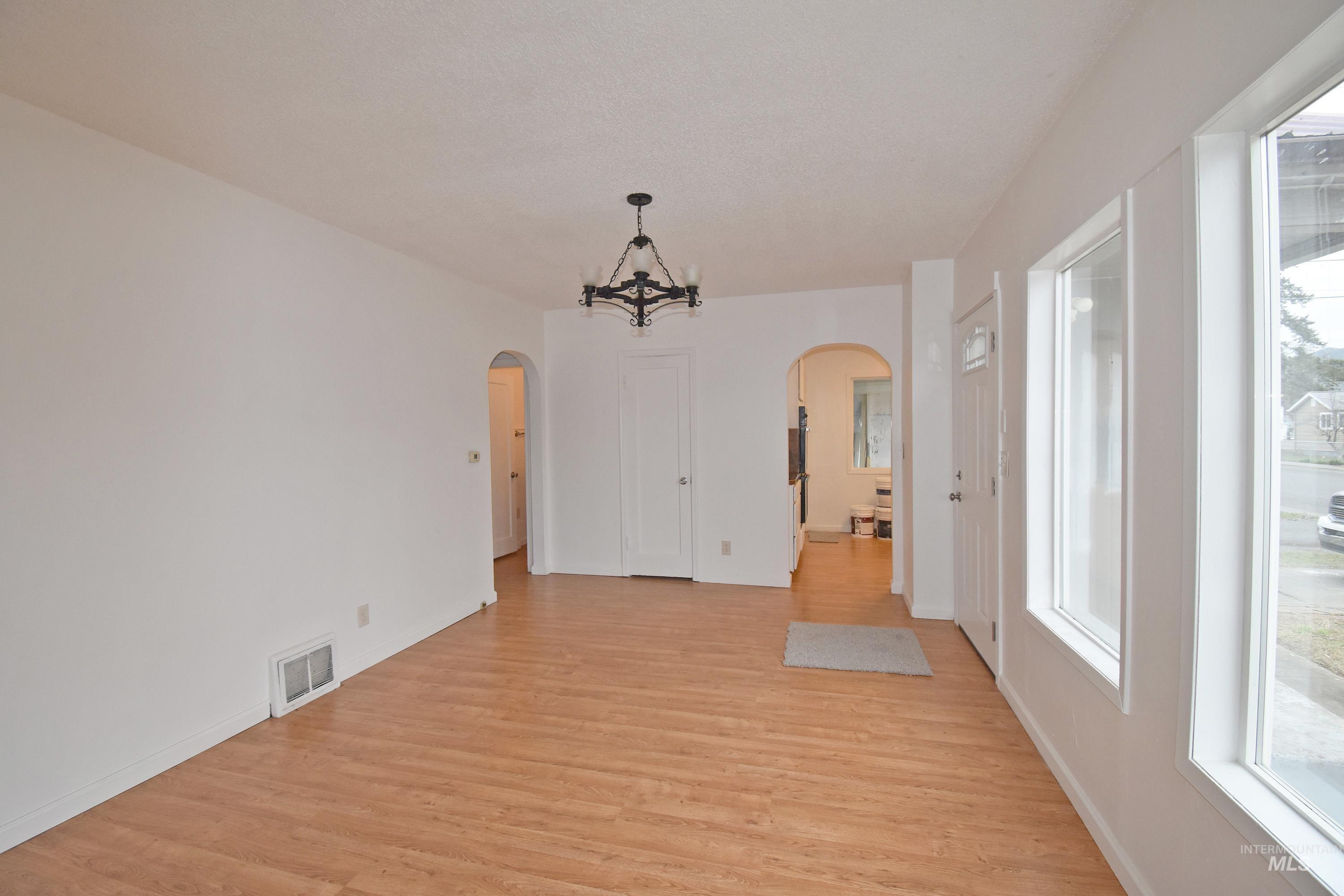 907 Maple Street Clarkston, WA 99403 - Photo 5 of 29