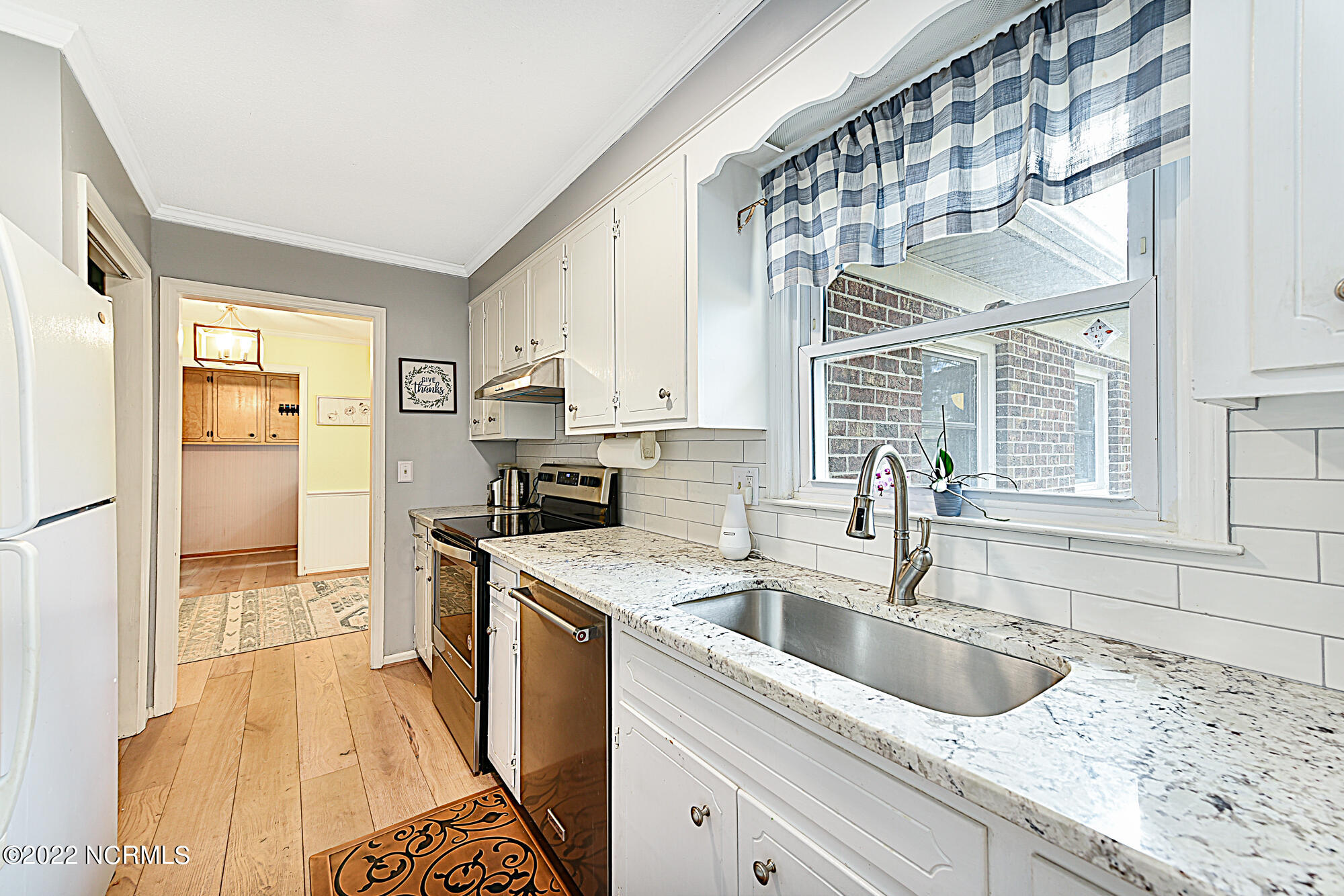 823 Greenbriar Road Wilmington, NC 28409 - Photo 11 of 38 Kitchen
