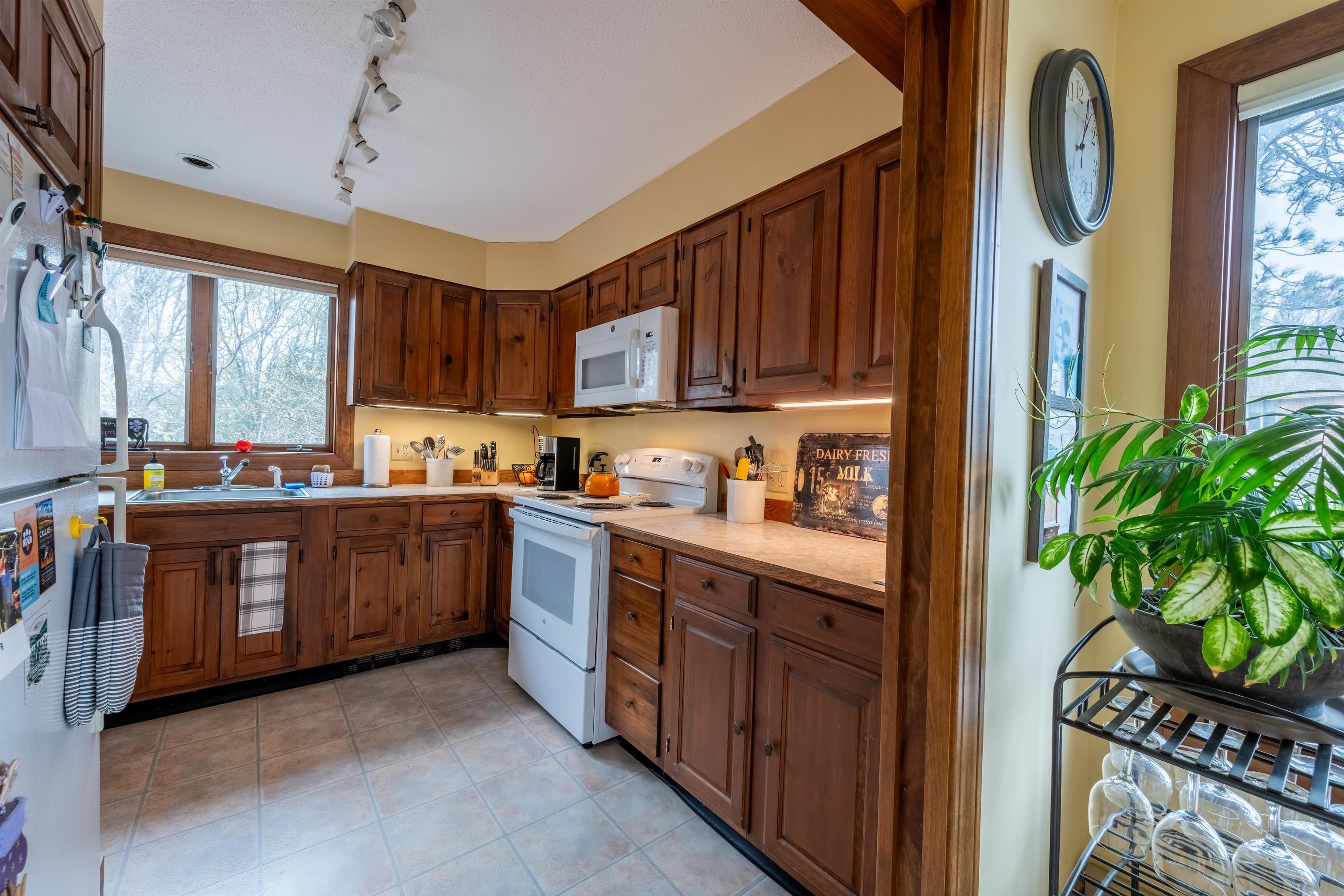 355 Lyman Batcheller Road, Unit 8A Hartford, VT 05059 - Photo 6 of 48 Gallery Image 6