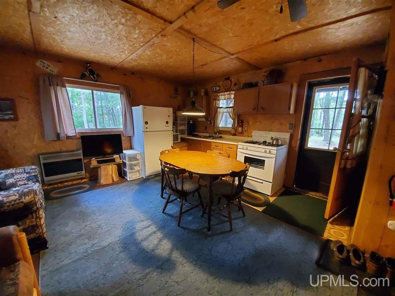 417 Yablonski Road Armstrong Creek, WI 54103 - Photo 10 of 14 Gallery Image 10