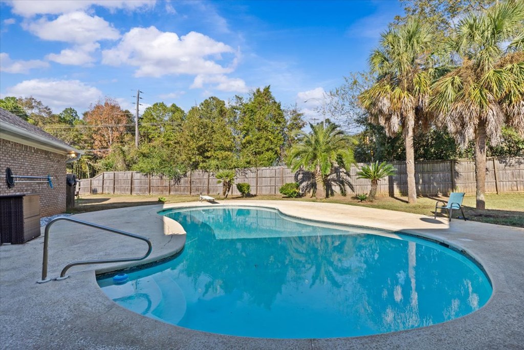 3649 Oak Ridge Lane Dothan, AL 36303 - Photo 3 of 46