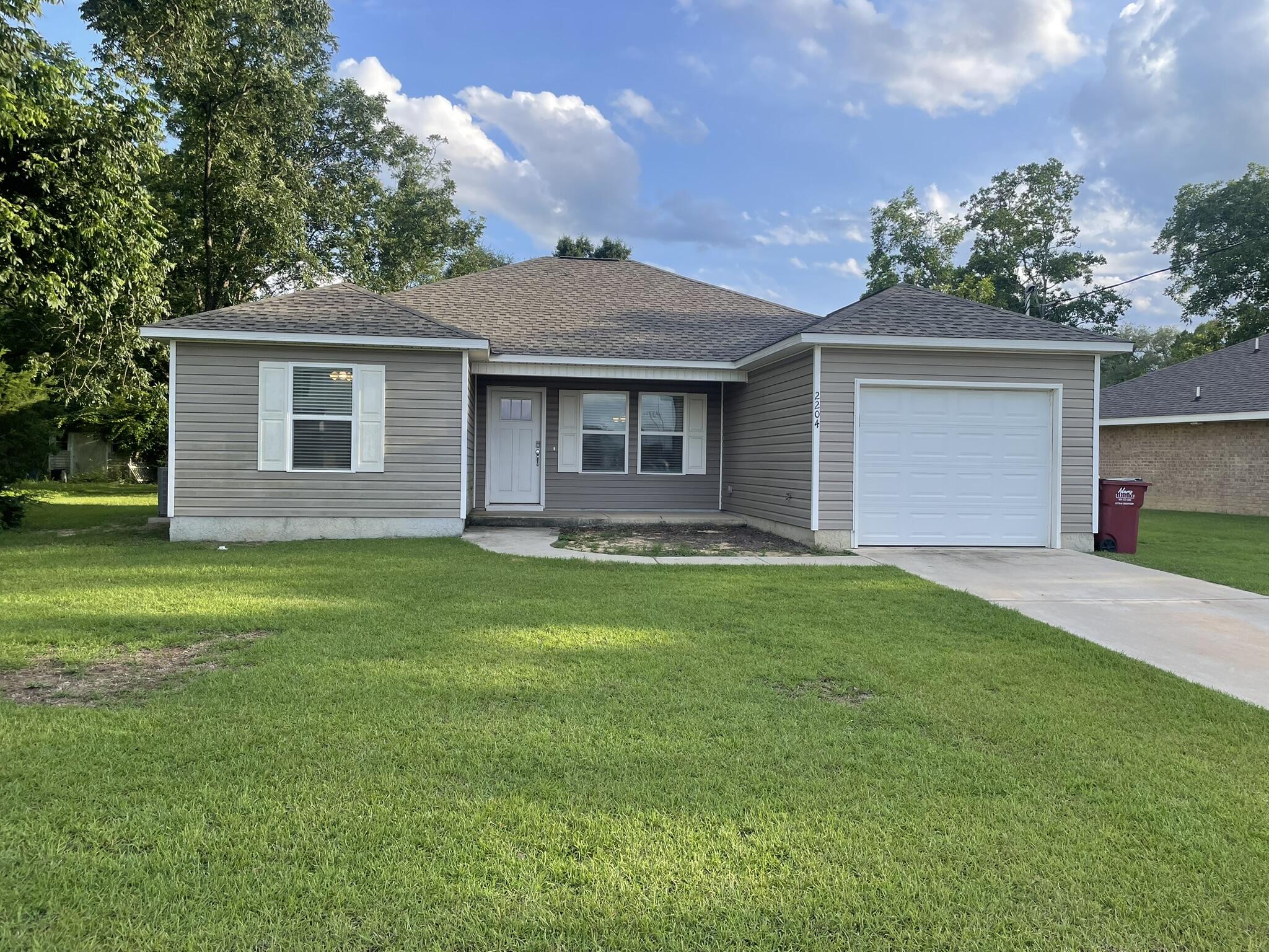2204 3rd Avenue Crestview, FL 32536 - Photo 1 of 14 2204 Third Ave