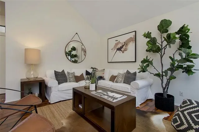 $2,500 | 4435 Nobel Drive, San Diego, CA 92122