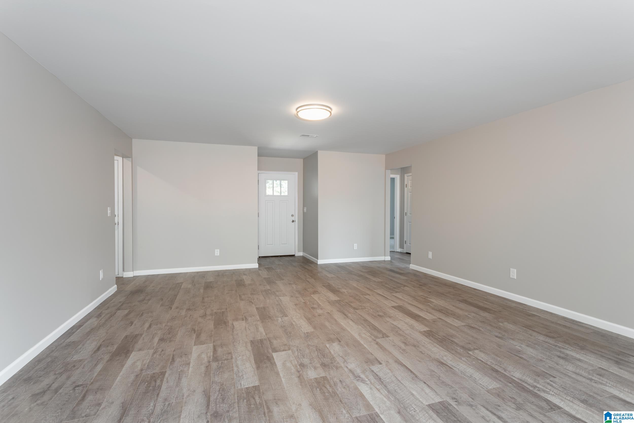895 Bruce Street Anniston, AL 36201 - Photo 7 of 33