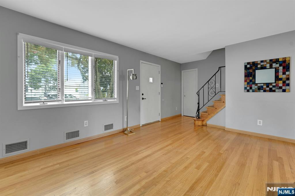 451 Chestnut Street Nutley, NJ 07110 - Photo 3 of 33