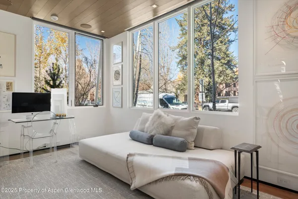$300,000 | 219 North Monarch Street, Aspen, CO 81611