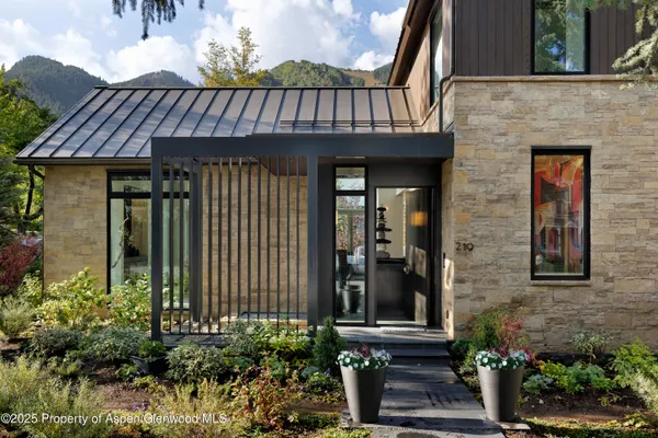 $300,000 | 219 North Monarch Street, Aspen, CO 81611