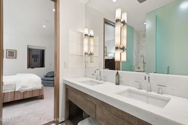 $300,000 | 219 North Monarch Street, Aspen, CO 81611