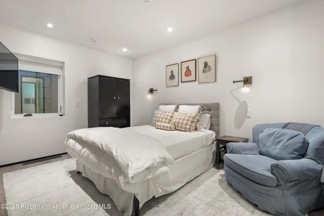 $300,000 | 219 North Monarch Street, Aspen, CO 81611