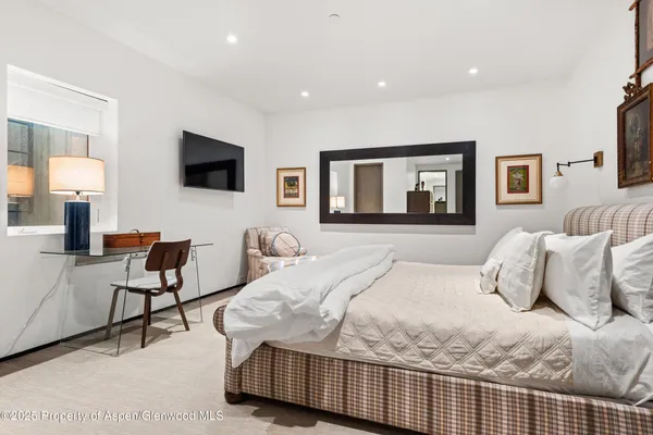 $300,000 | 219 North Monarch Street, Aspen, CO 81611