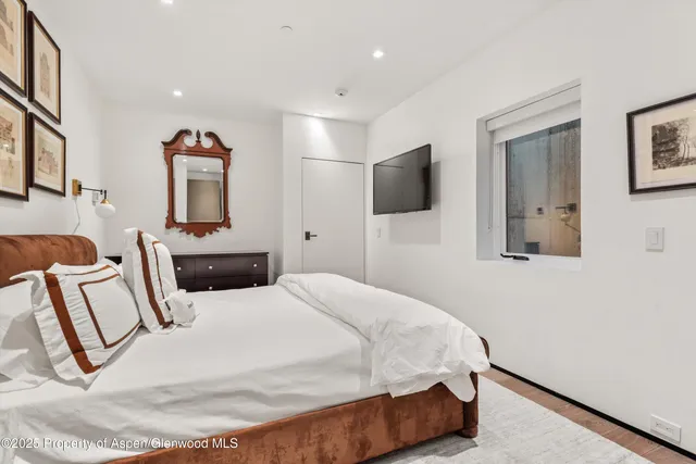 $300,000 | 219 North Monarch Street, Aspen, CO 81611