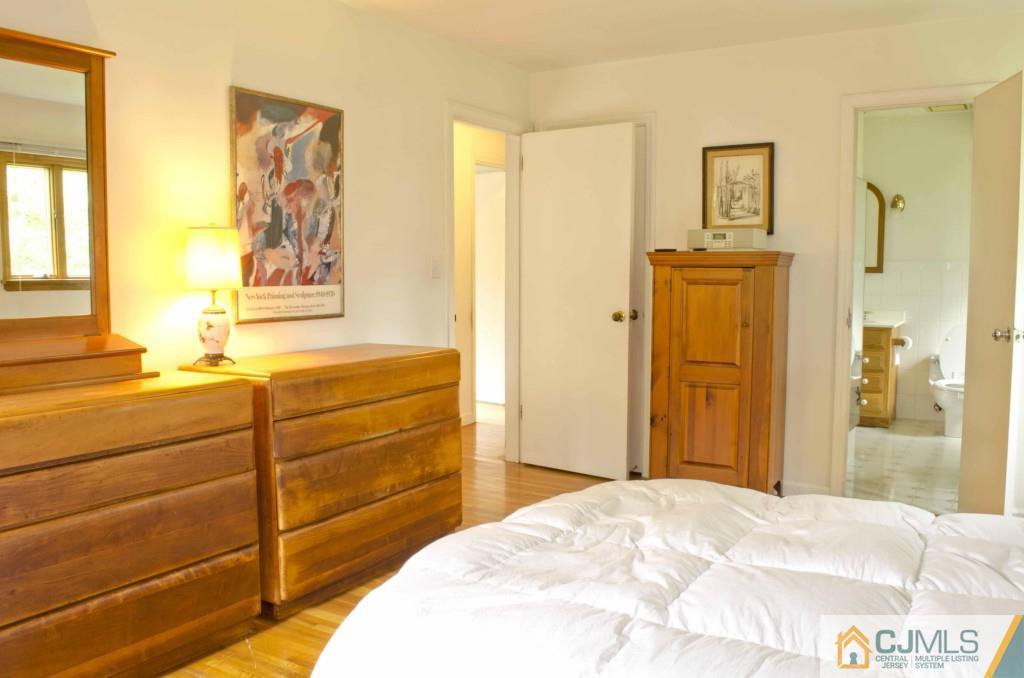 15 Olden Road Edison, NJ 08817 - Photo 12 of 14 Gallery Image 12