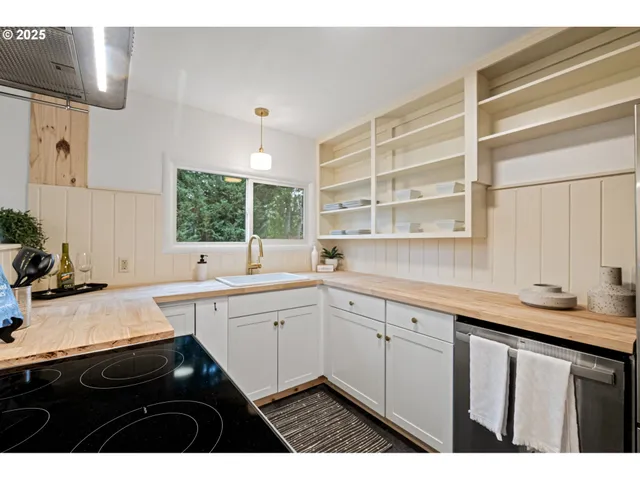 $560,000 | 3569 Willamette Street, Eugene, OR 97405