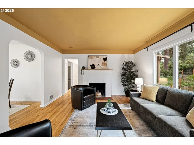 $560,000 | 3569 Willamette Street, Eugene, OR 97405