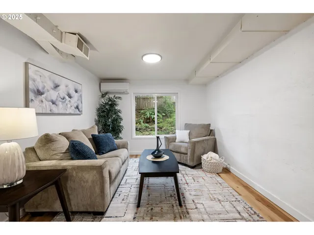 $560,000 | 3569 Willamette Street, Eugene, OR 97405