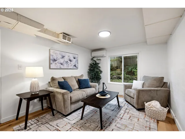 $560,000 | 3569 Willamette Street, Eugene, OR 97405