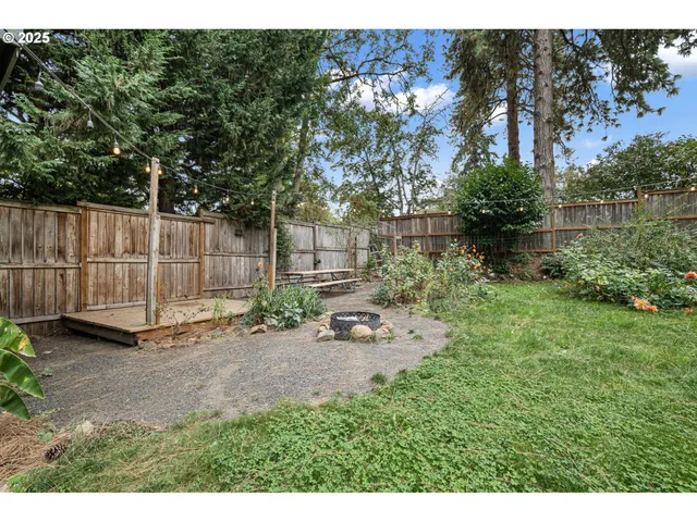 $560,000 | 3569 Willamette Street, Eugene, OR 97405