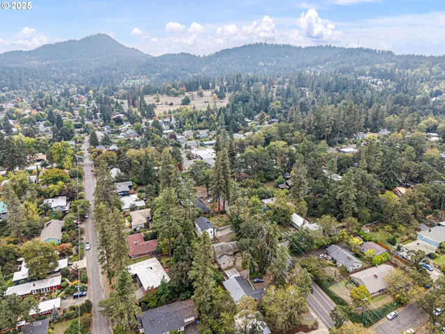 $560,000 | 3569 Willamette Street, Eugene, OR 97405