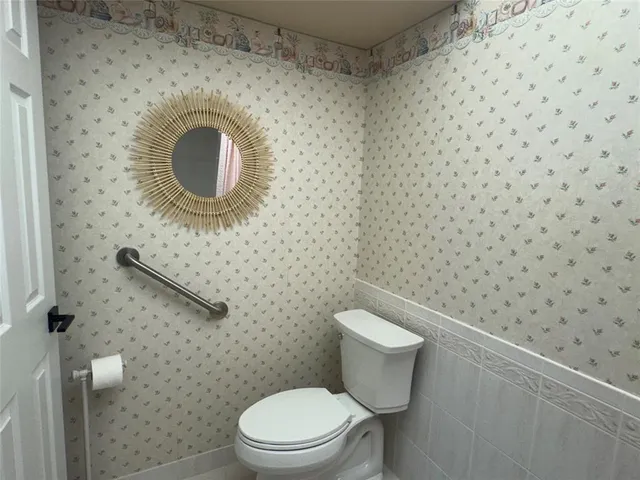 $229,000 | 9300 Southwest 8th Street, Unit 215, Boca Raton, FL 33428