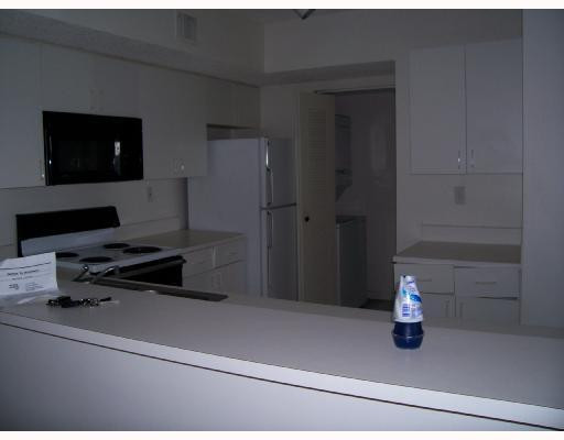 3880 Lyons Road, Unit 3057 Pompano Beach, FL 33073 - Photo 2 of 4 Kitchen