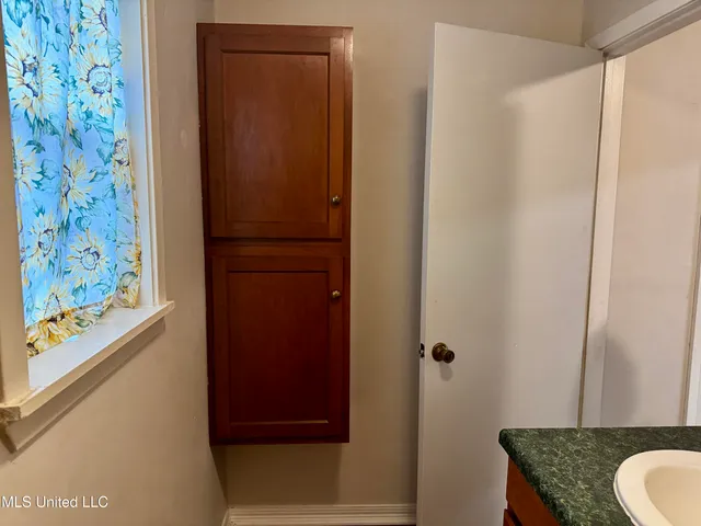 $120,000 | 8 Oak Lane, Natchez, MS 39120