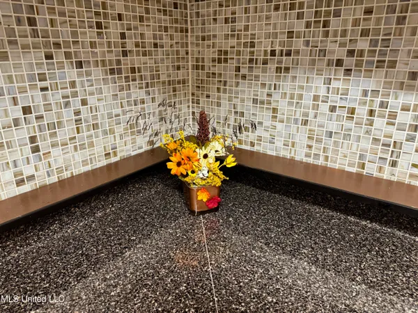 $120,000 | 8 Oak Lane, Natchez, MS 39120