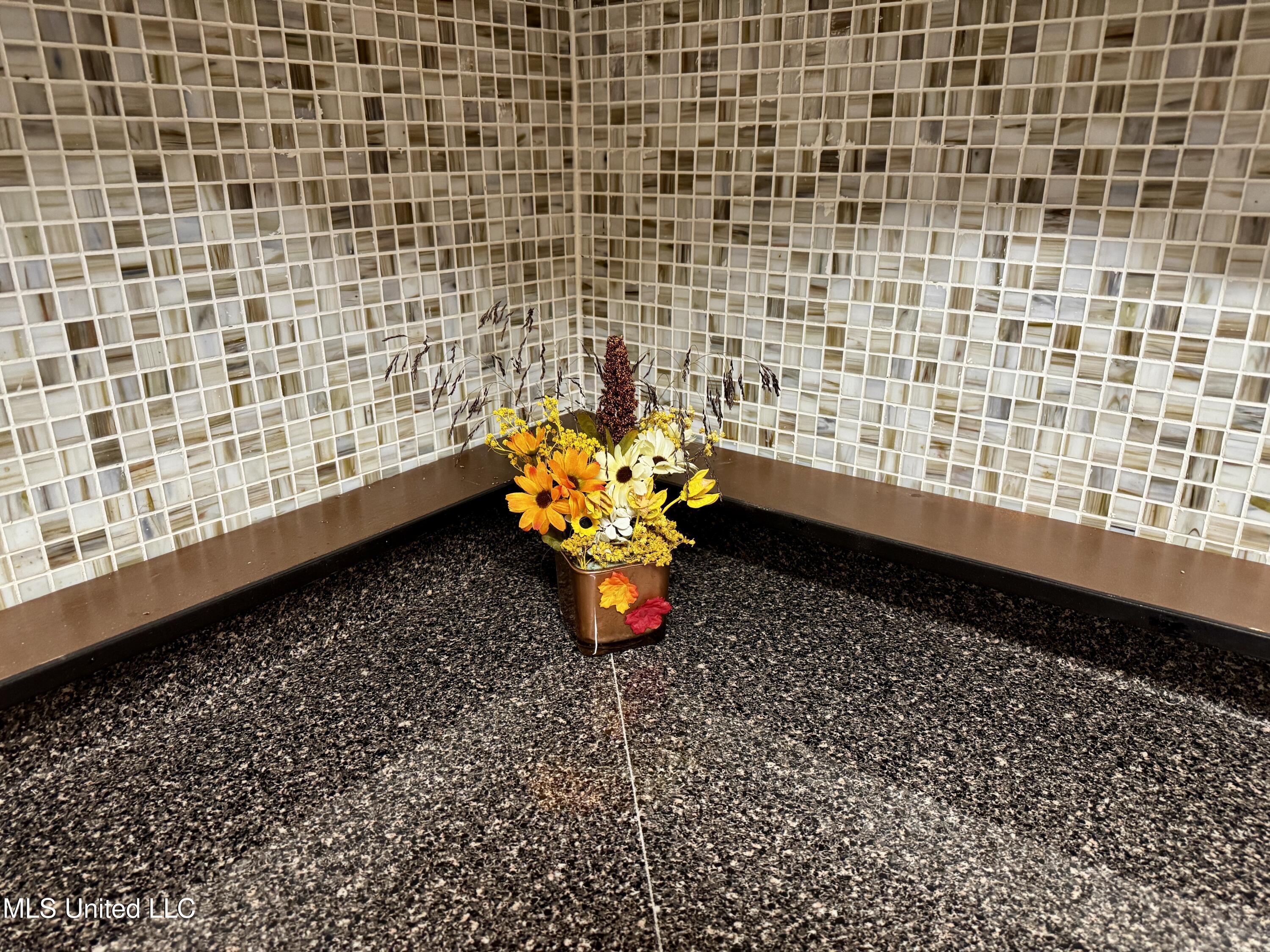 8 Oak Lane Natchez, MS 39120 - Photo 8 of 23 IMG_3029