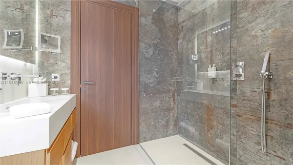 $169,000 | La Belle Isnarde Euclia