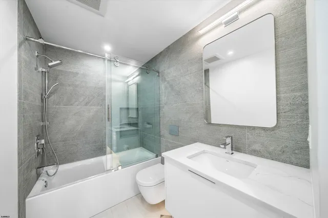 $4,695,000 | 8210 West Bayshore Drive, Margate City, NJ 08402