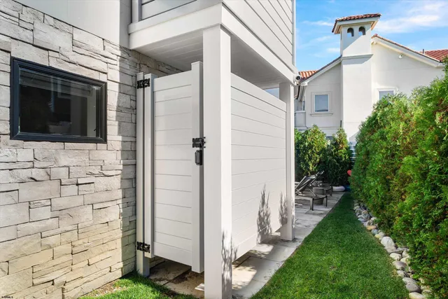 $4,695,000 | 8210 West Bayshore Drive, Margate City, NJ 08402