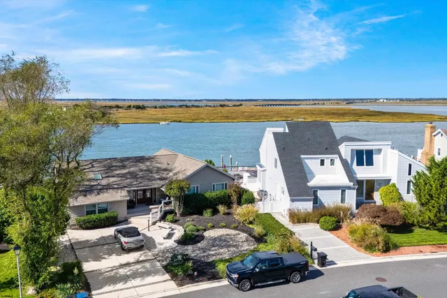 $4,695,000 | 8210 West Bayshore Drive, Margate City, NJ 08402