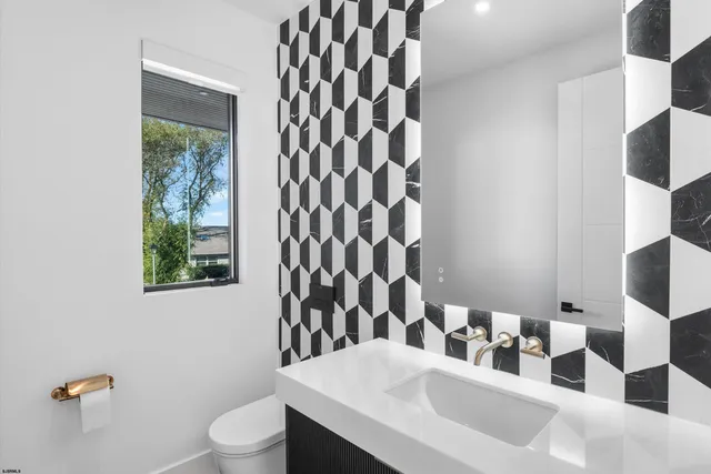 $4,695,000 | 8210 West Bayshore Drive, Margate City, NJ 08402