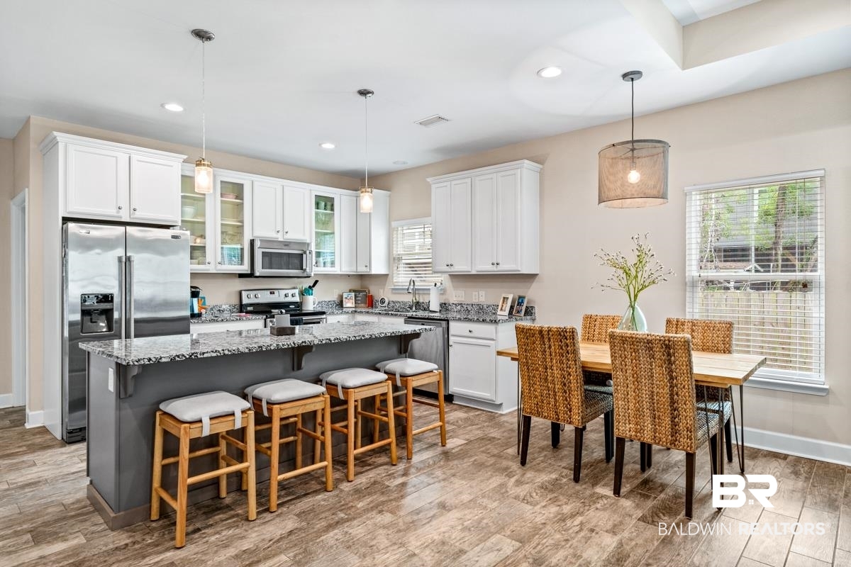 5204 Pine Road Orange Beach, AL 36561 - Photo 4 of 28 Dining/Kitchen area